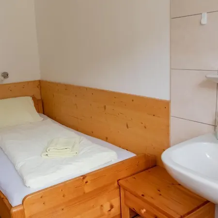 Haus Alpenrose 5*