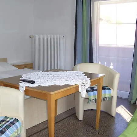 Guest house Haus Alpenrose Obertraun